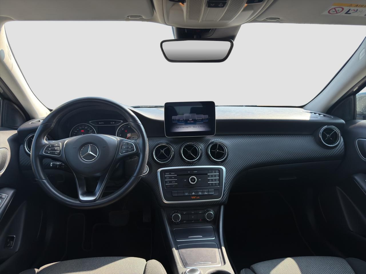 MERCEDES Classe GLA (X156) GLA 200 d Automatic Business