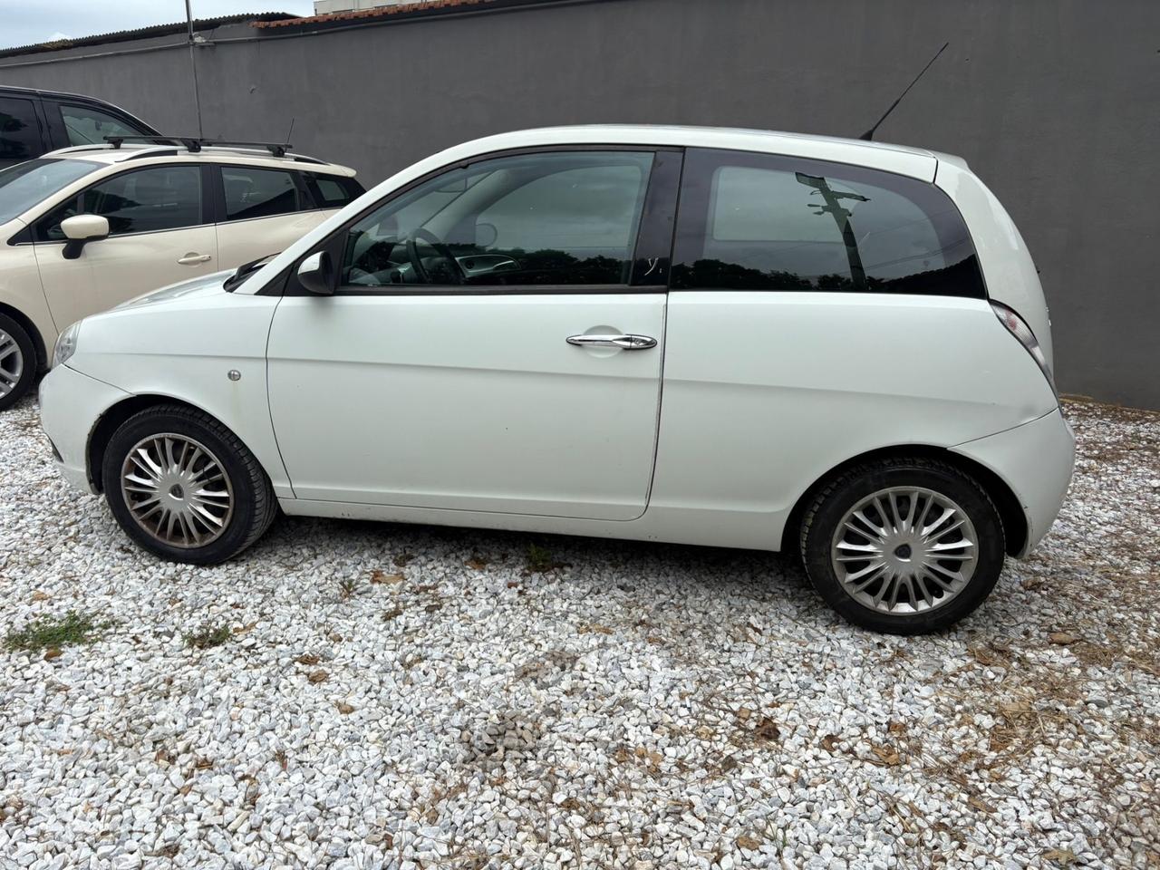 Lancia Ypsilon 1.2 Modamilano 60CV Ok Neopatentati
