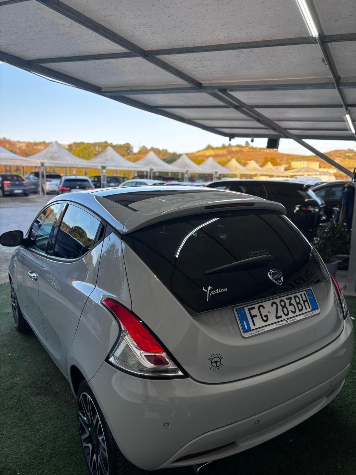 Lancia Ypsilon 1.3 MJT 16V 95 CV 5 porte S&S Platinum. Vettura Per Commercianti