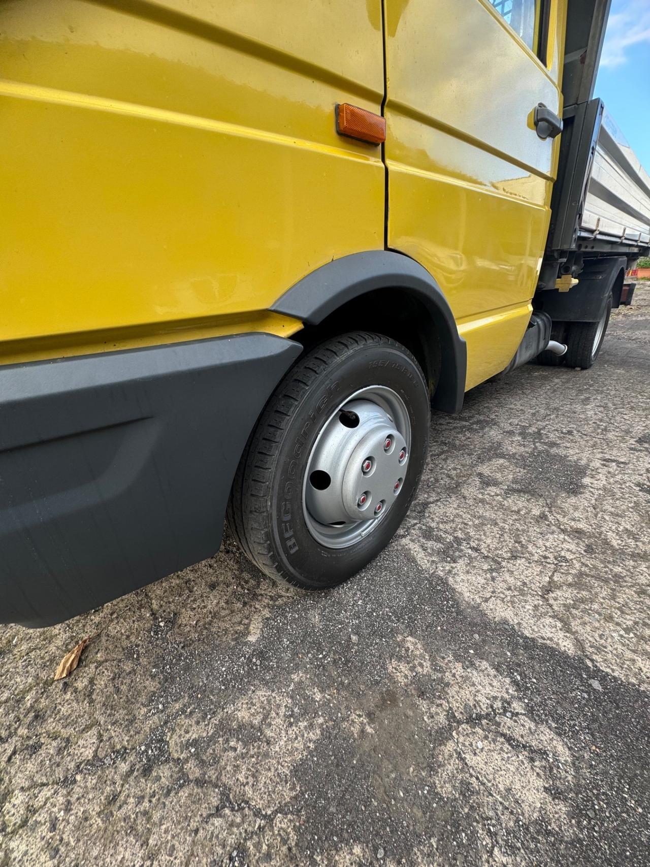 Iveco Daily 35.12 2.8 TDI ribaltabile 3 laterale