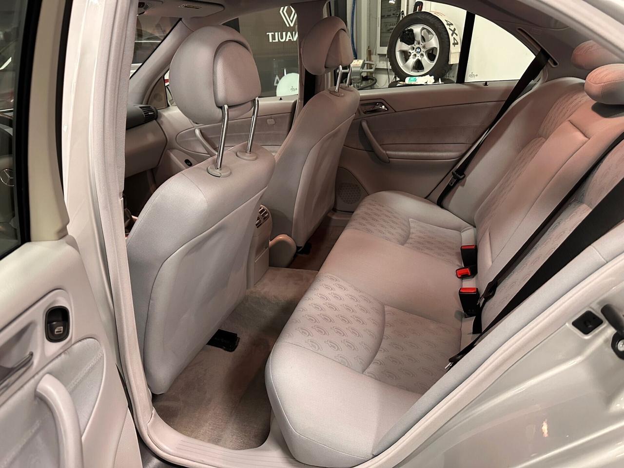 MERCEDES C 180 BENZINA BERLINA (75000 MILA KM )