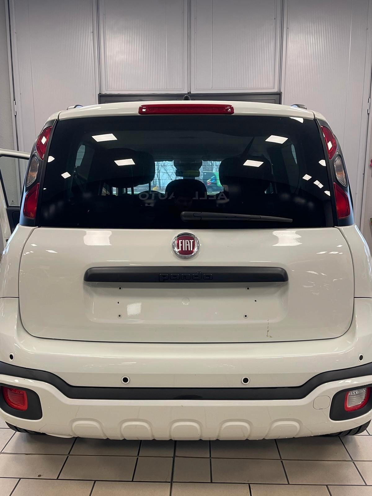 Fiat Panda Pandina 1.0 Hybrid
