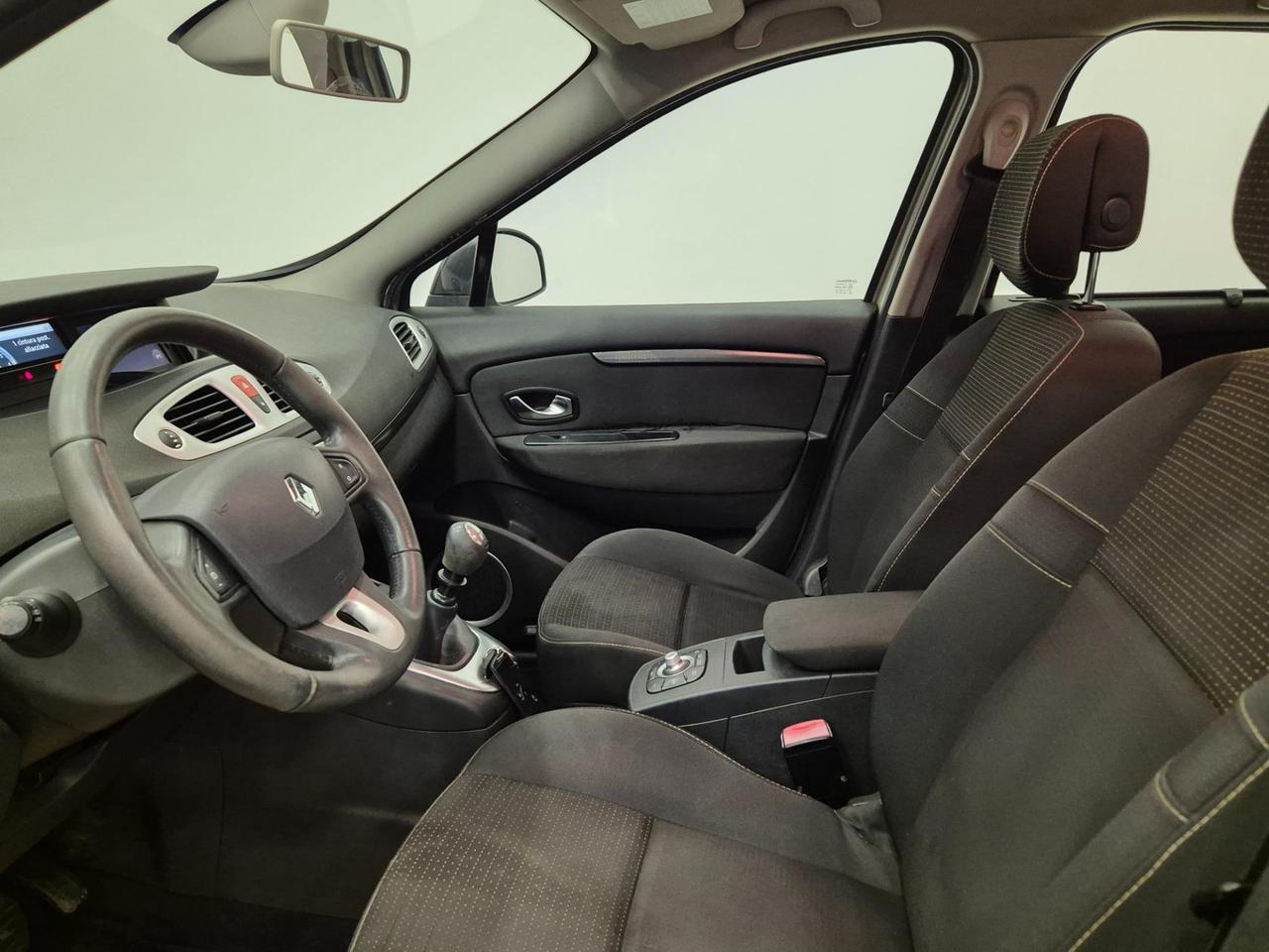 Renault Scenic 1.9 dci Dynamique TomTom 7 POSTI - NEOPATENTATI - Cam - Cruise/Lim