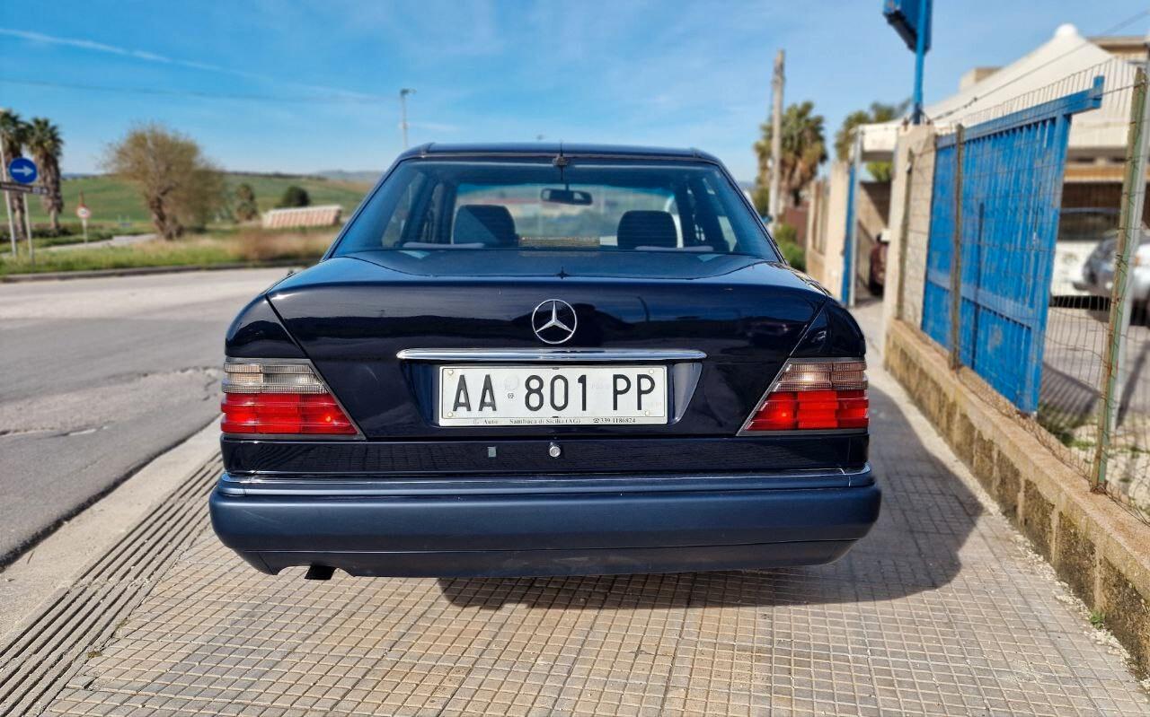 Mercedes-benz E 200 Berlina Automatica