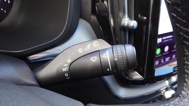 VOLVO XC60 B4 (d) AWD automatico Plus Dark