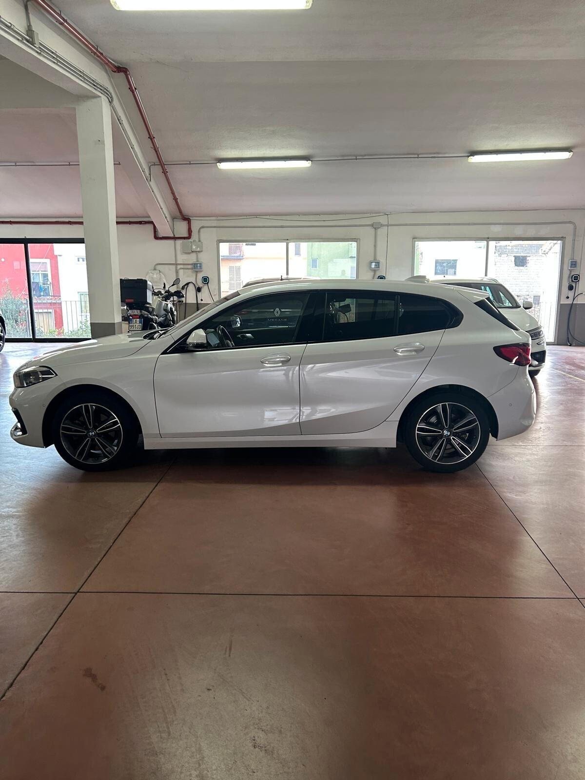 Bmw 116 116d 5p. Msport