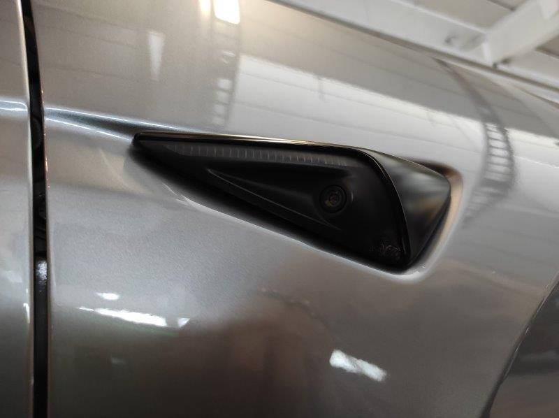 TESLA Model Y - Model Y AWD Performance