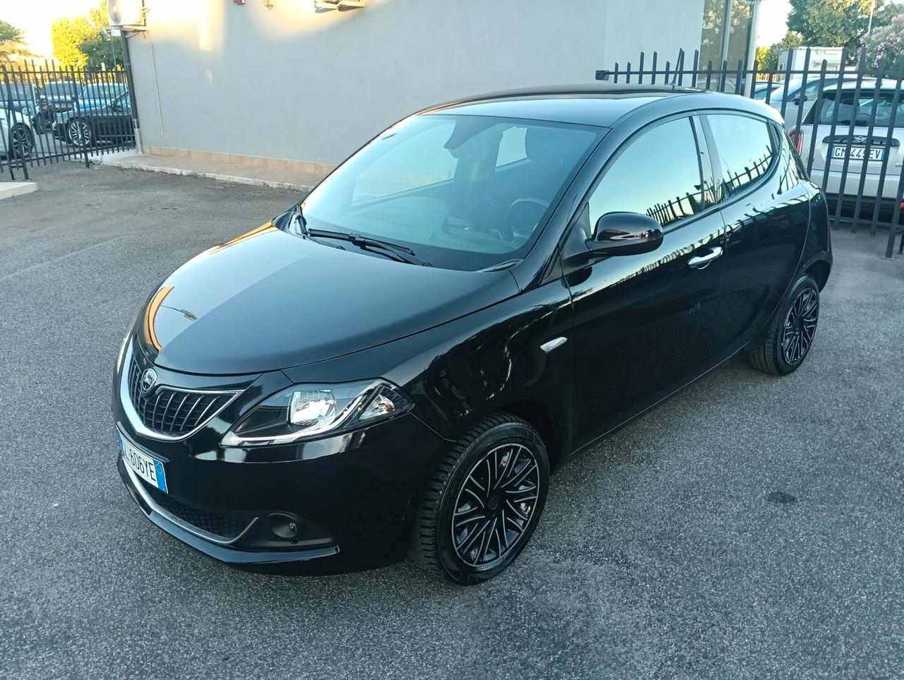 Lancia Ypsilon 1.0 FireFly 5 porte S&S Hybrid Gold Nessun vincolo finanziario