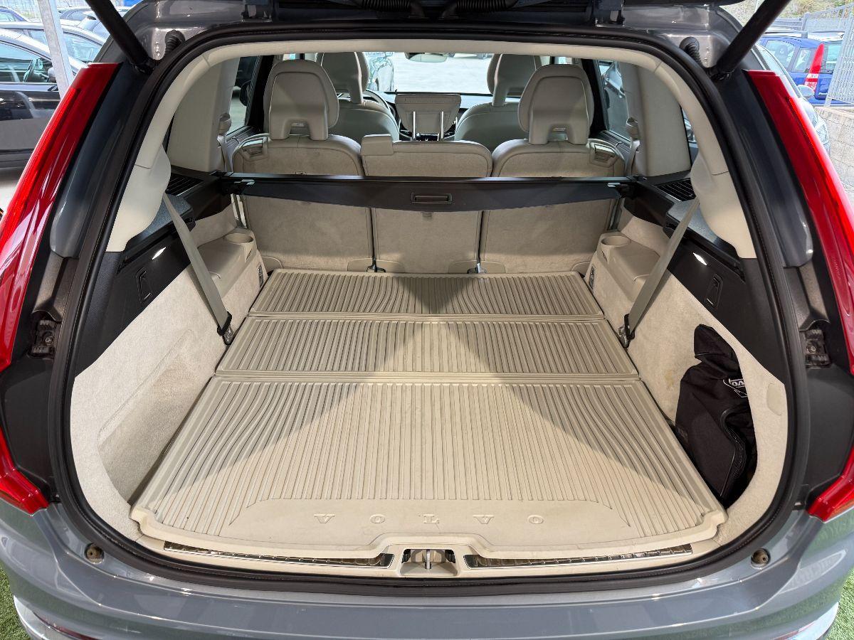 VOLVO - XC90 - B5AWD Geartronic Momentum