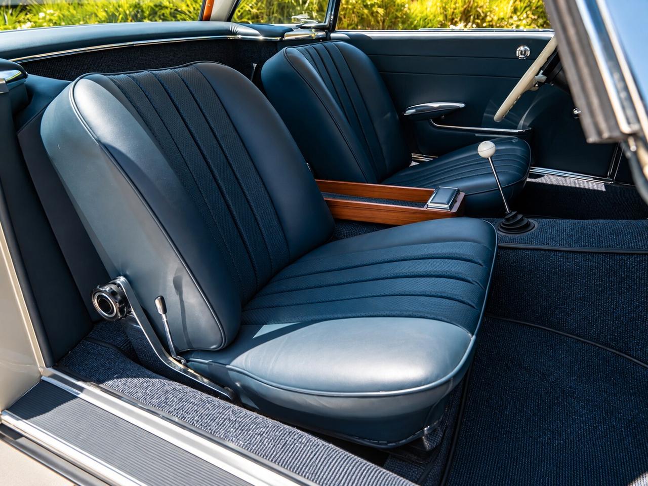 Mercedes-benz SL 230 Pagoda W113