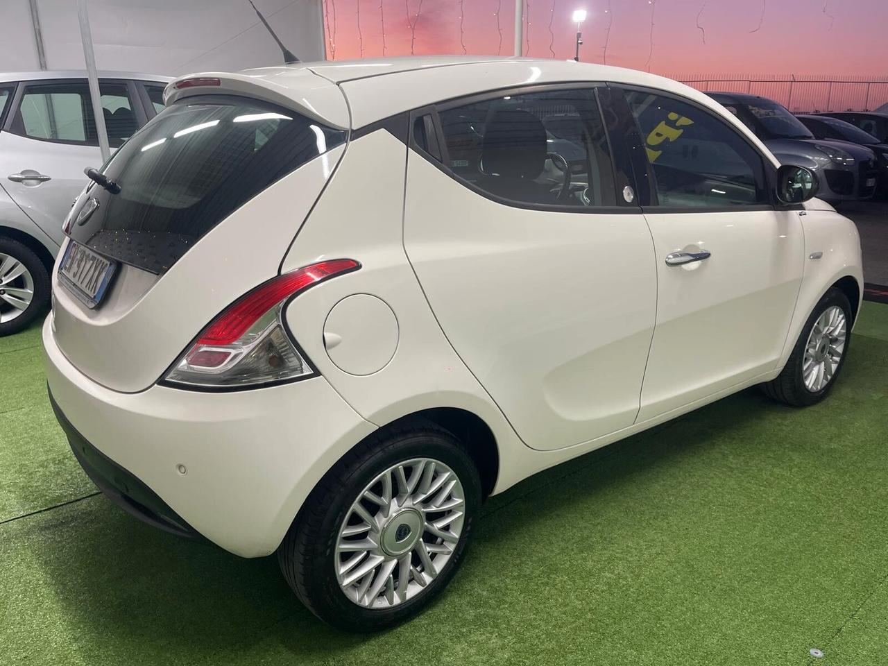 LANCIA YPSILON 1.2 GPL DI SERIE 70CV