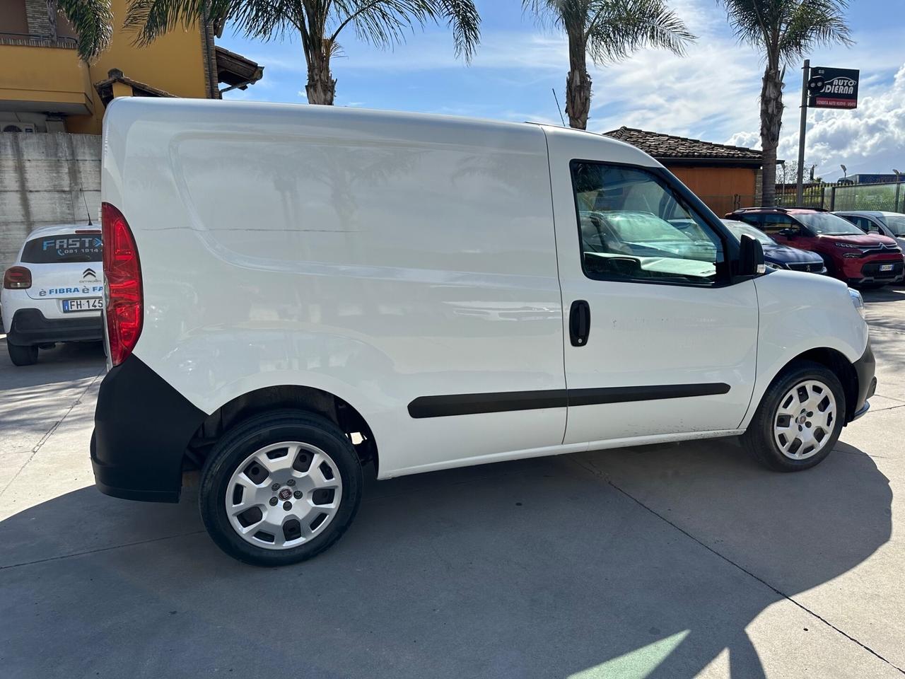 Fiat Doblo Doblò 1.4 T-Jet Natural Power PC-TN Car