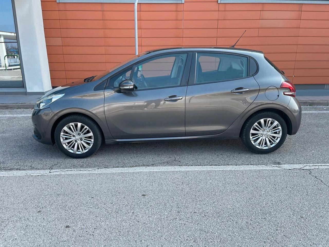Peugeot 208 1.2 benz 82cv 5 porte - Distribuzione a 63mila km