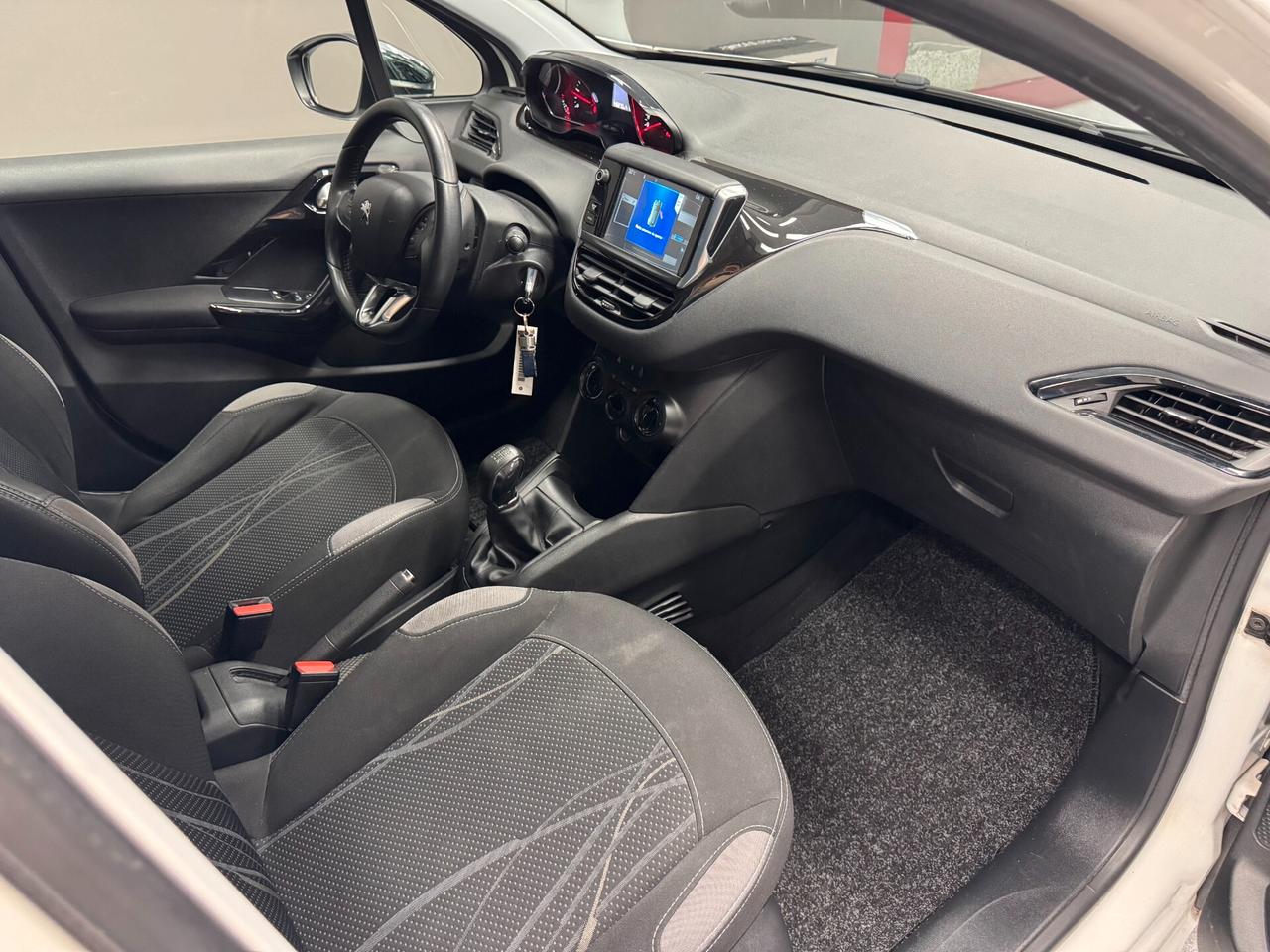 Peugeot 208 1.4 HDi 68 CV 5 porte Allure