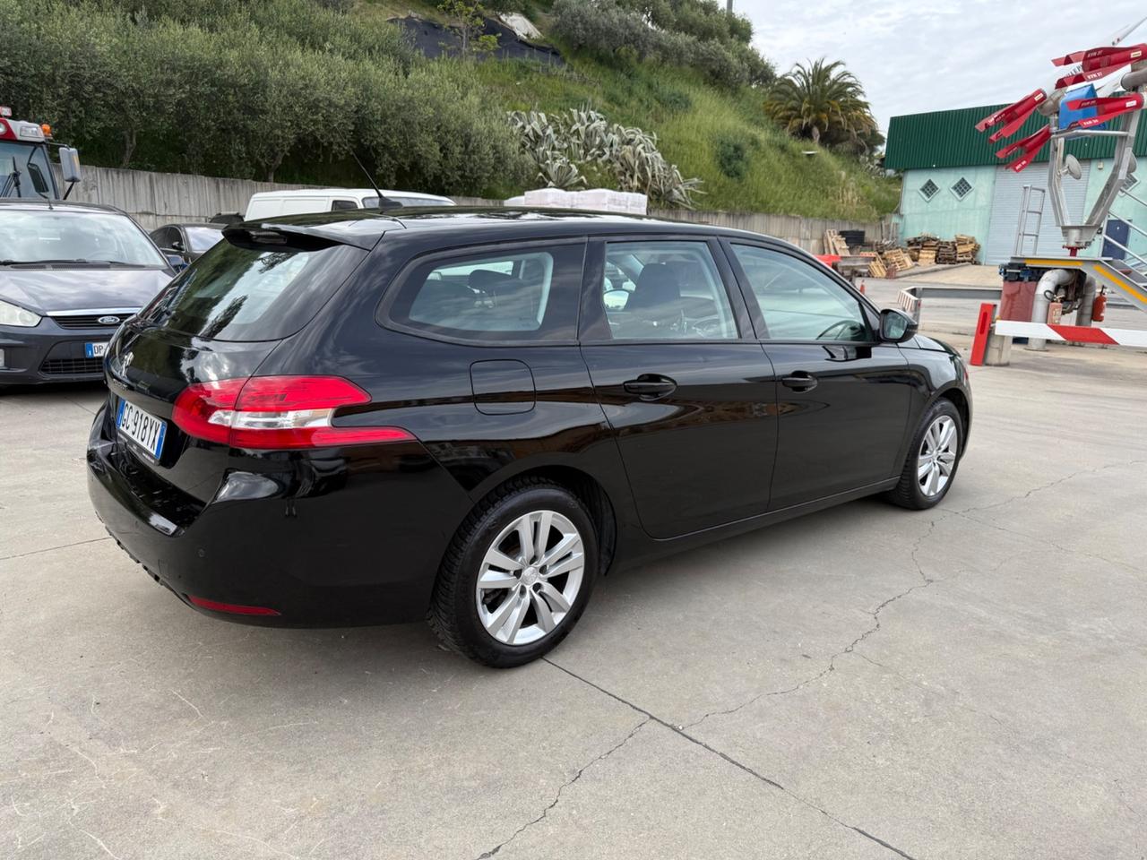 Peugeot 308 BlueHDi 130 S&S EAT8 SW Allure Pack