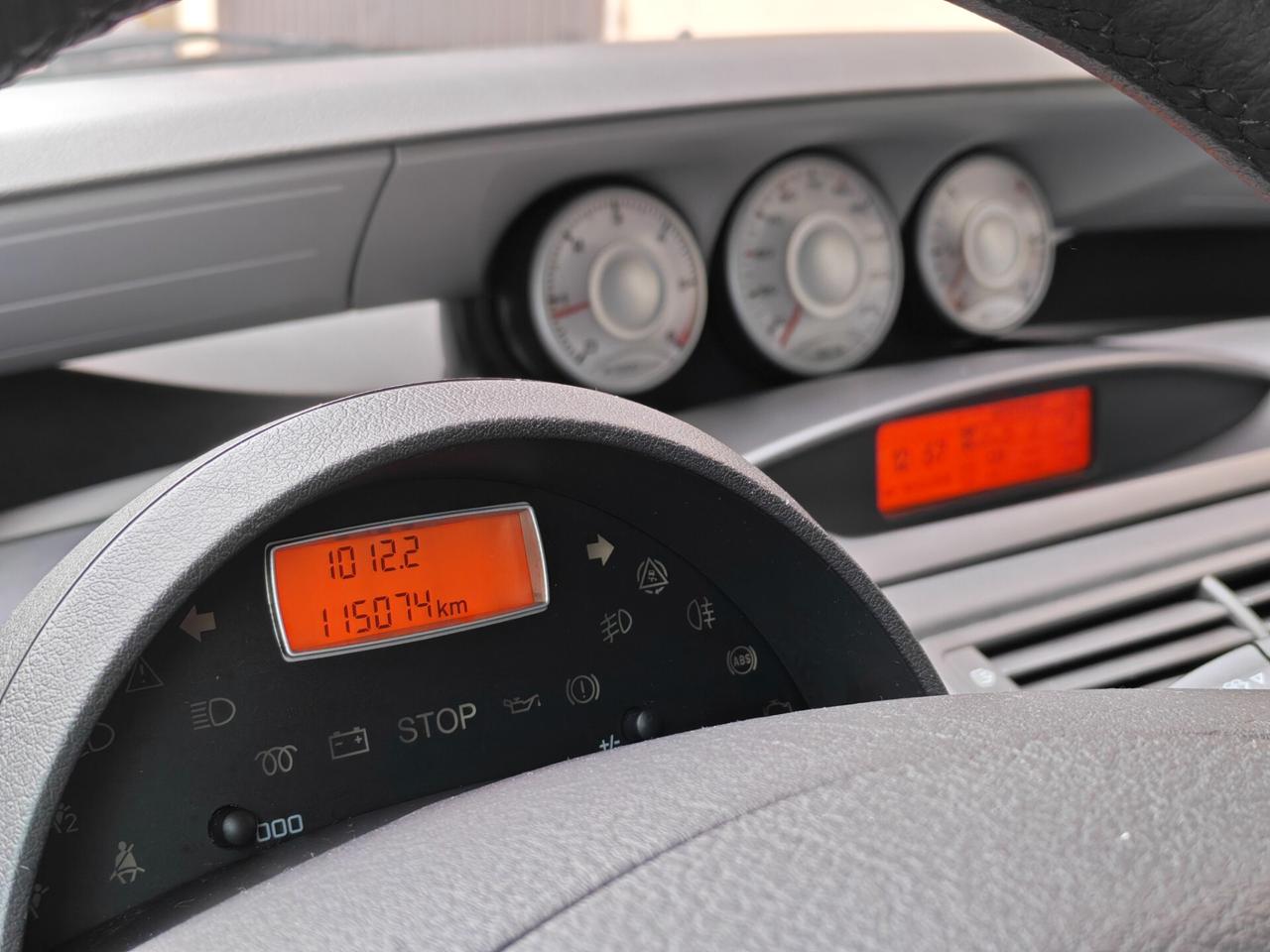 Citroen C8 2.0 DIESEL 120cv / 115.000km / Unipro