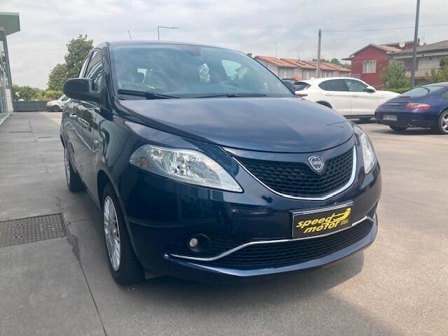 Lancia Ypsilon 1.2 69 CV 5 porte Apple Connect clima ideale per neopatentati