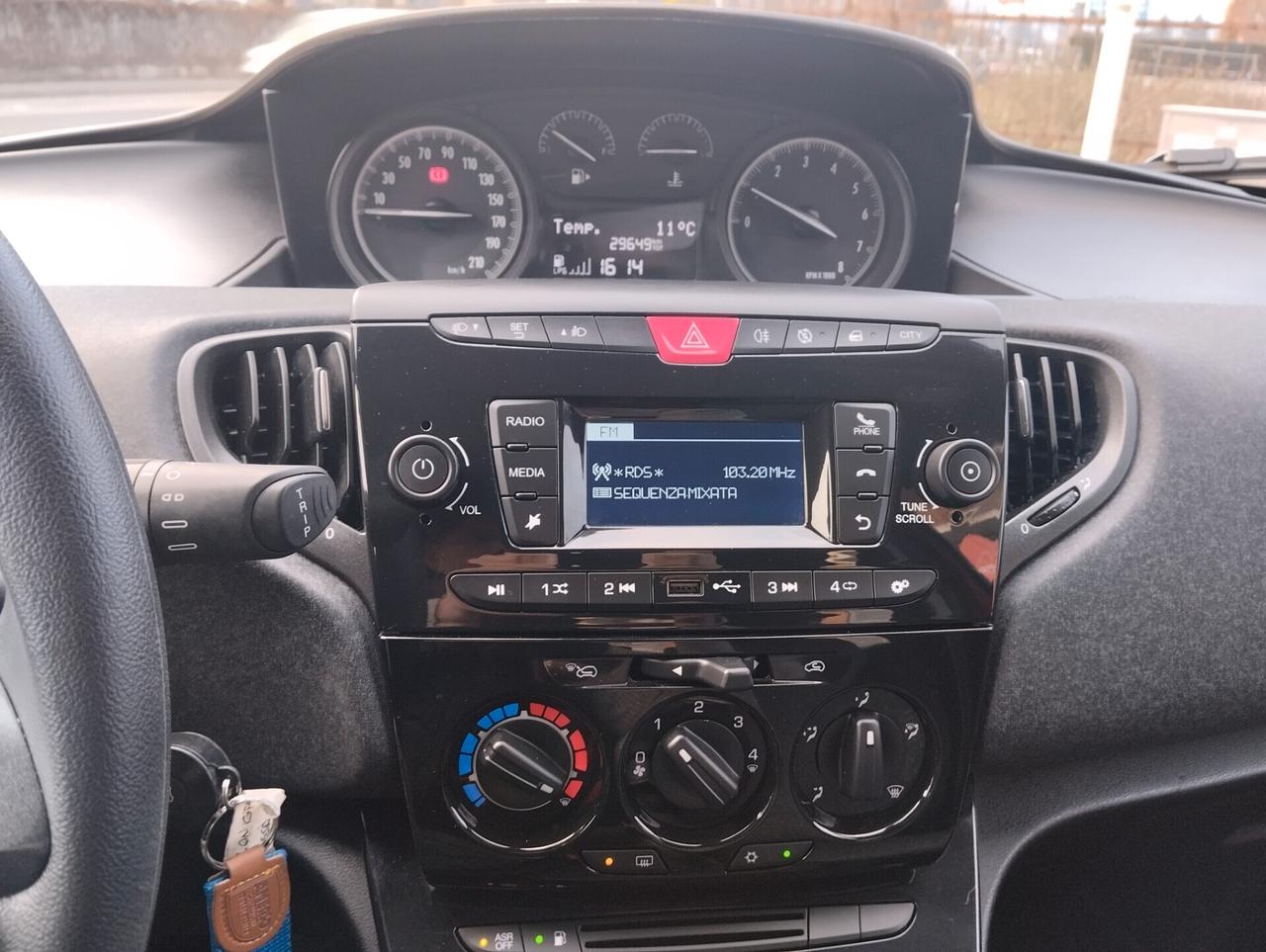 Lancia Ypsilon 1.2 69 CV 5 porte GPL Silver
