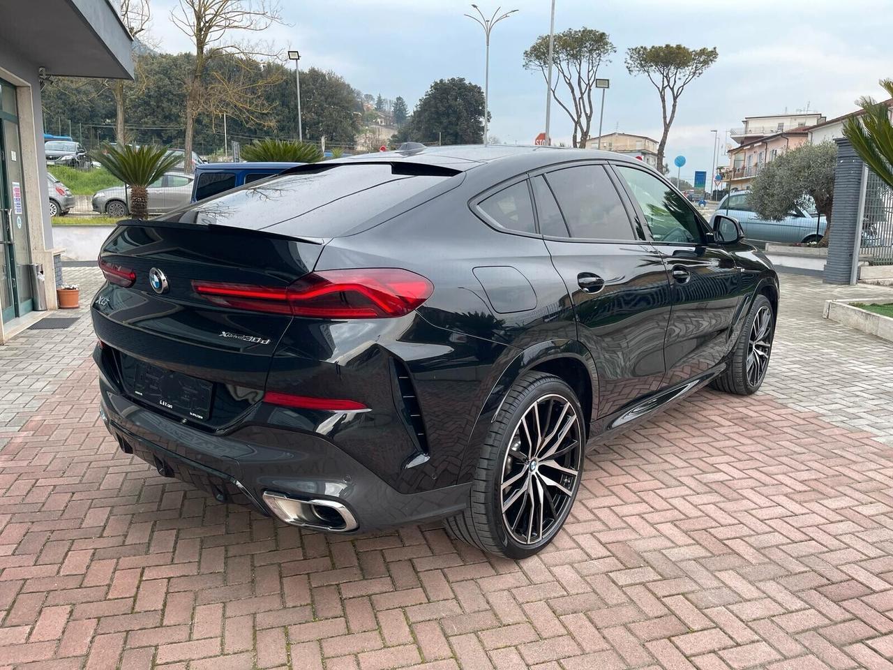 BMW X6 30D M-SPORT X-DRIVE*HEAD-UP*22"*PELLE