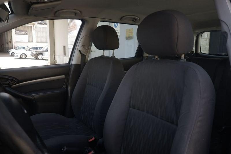 Ford Focus Ford Focus Focus SW 1.6i 16v Ghia FL 74KW ANNO 2002