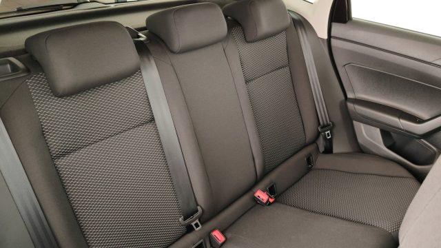 VOLKSWAGEN Polo 1.0 Young