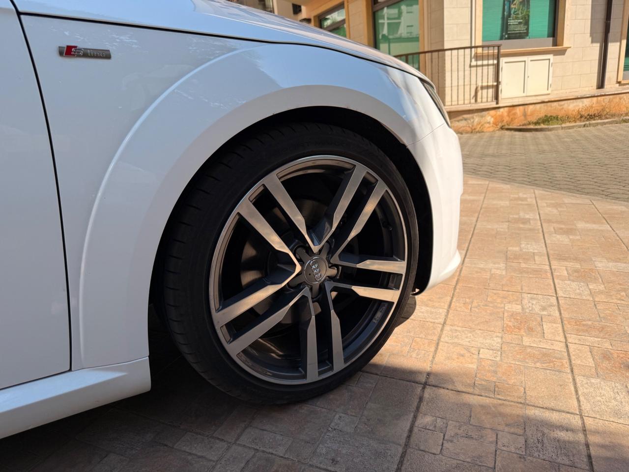 Audi TT Roadster 1.8 TFSI S line