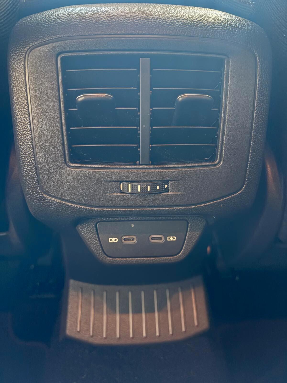 Volkswagen T-Roc 2.0 TDI SCR R-Line