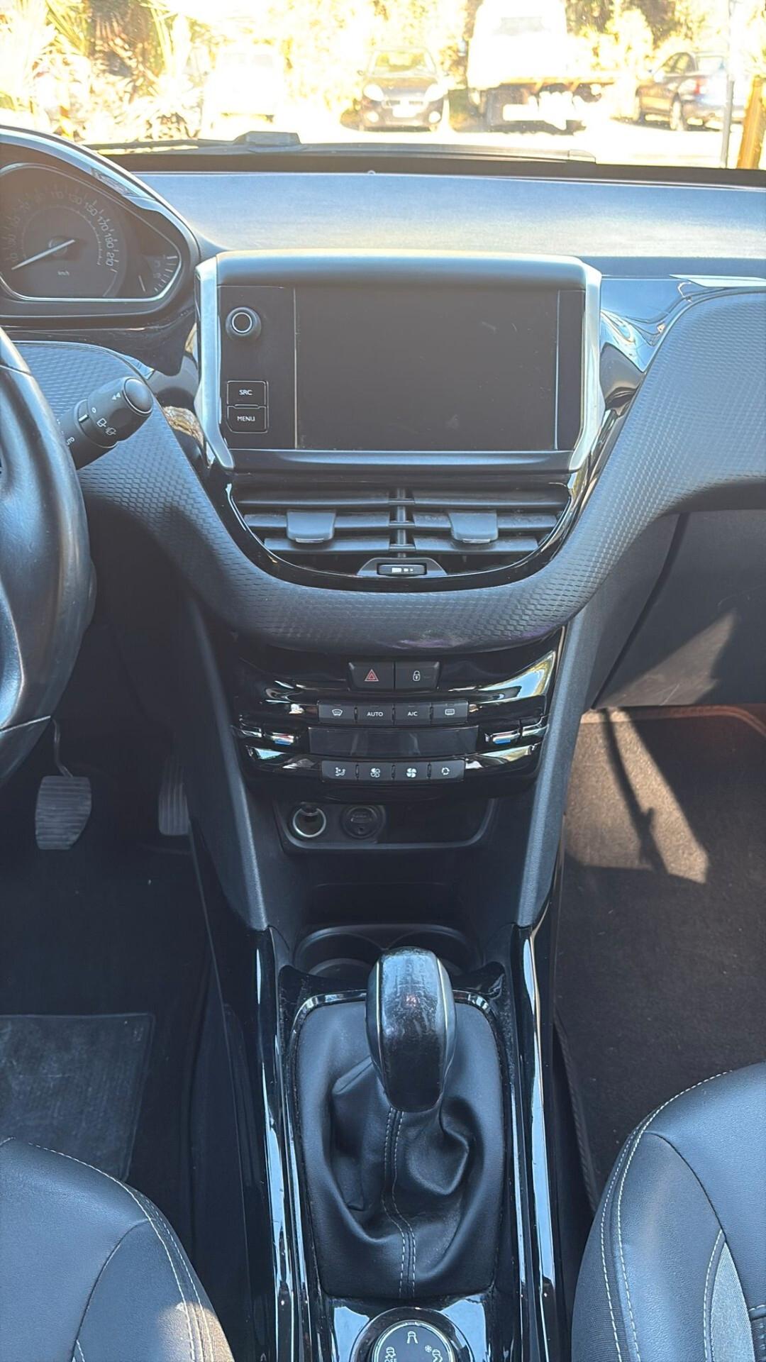 Peugeot 2008 PureTech Turbo 110 EAT6 S&S Black Matt