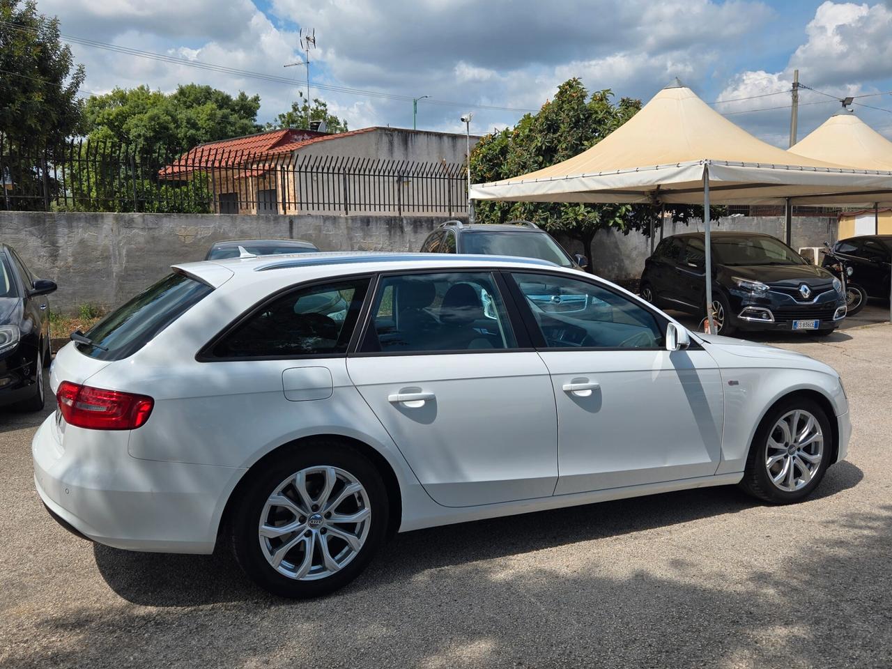Audi A4 Avant 2.0 TDI 143CV del 2012 gancio traino omologato
