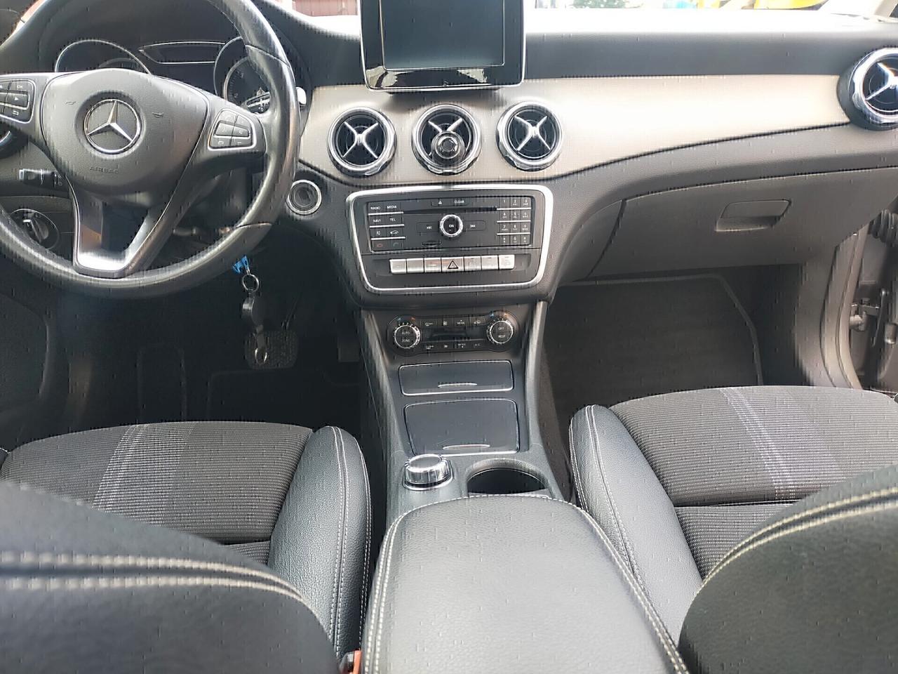 Mercedes-benz GLA 220 d Automatic 4Matic Premium