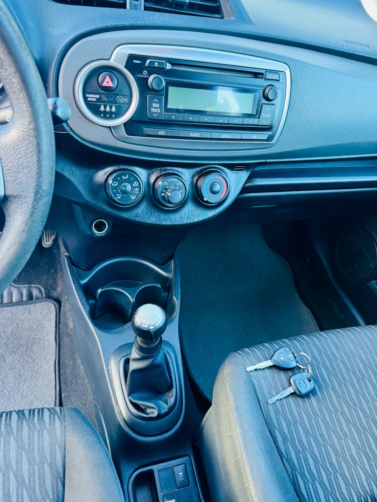 Toyota Yaris 1.0 5 porte Lounge OK NEOPATENTATI