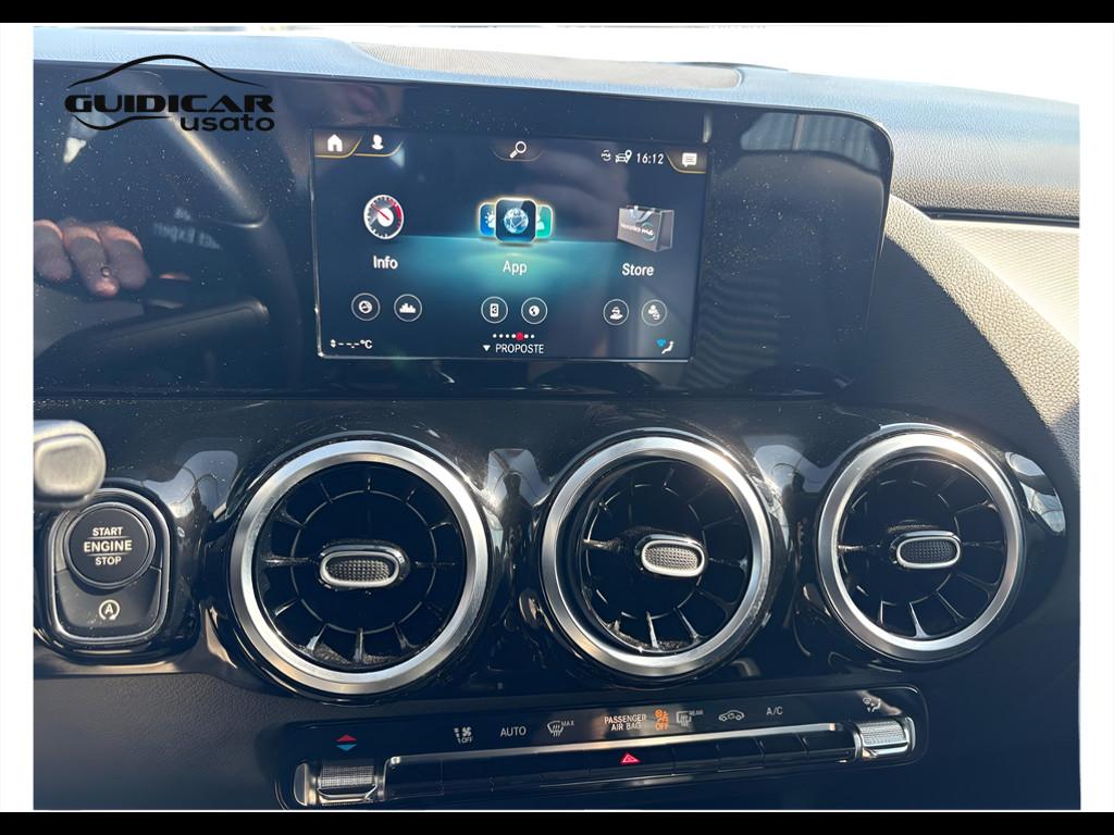 Mercedes-Benz Classe B - W247 2018 - B 180 d Sport auto