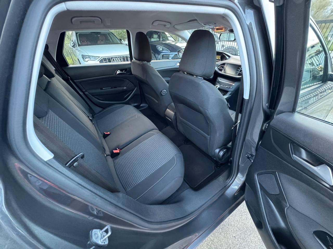 Peugeot 308 BlueHDi 130 S&S SW Business