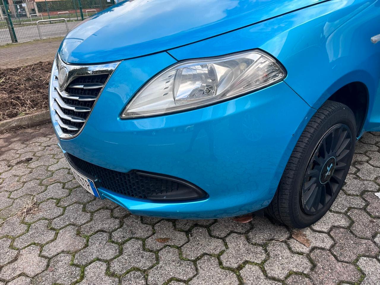 Lancia Ypsilon 0.9 TwinAir 85 CV Elefan/Blu-2013