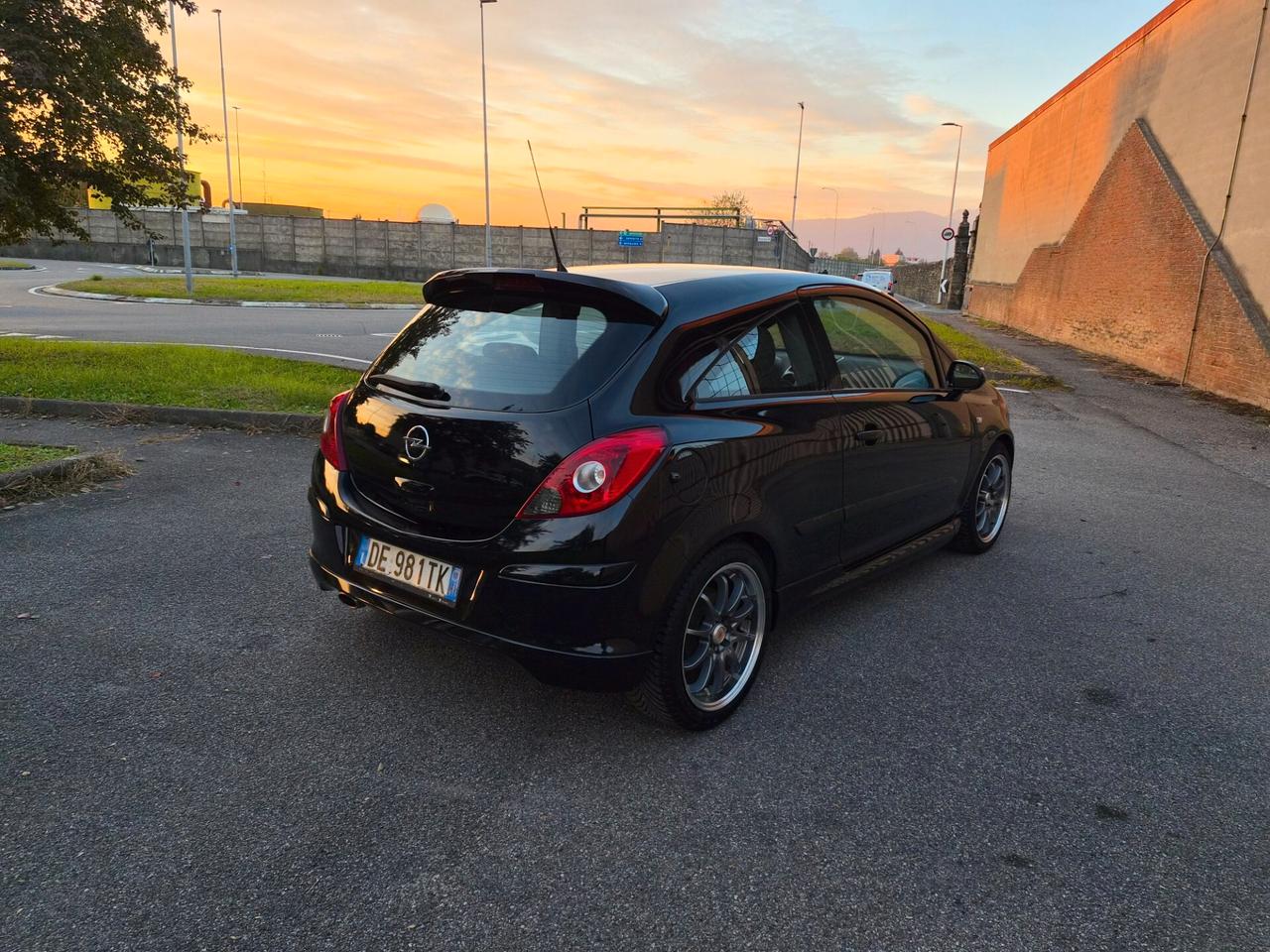 Opel Corsa 1.4 16V 3 porte Sport