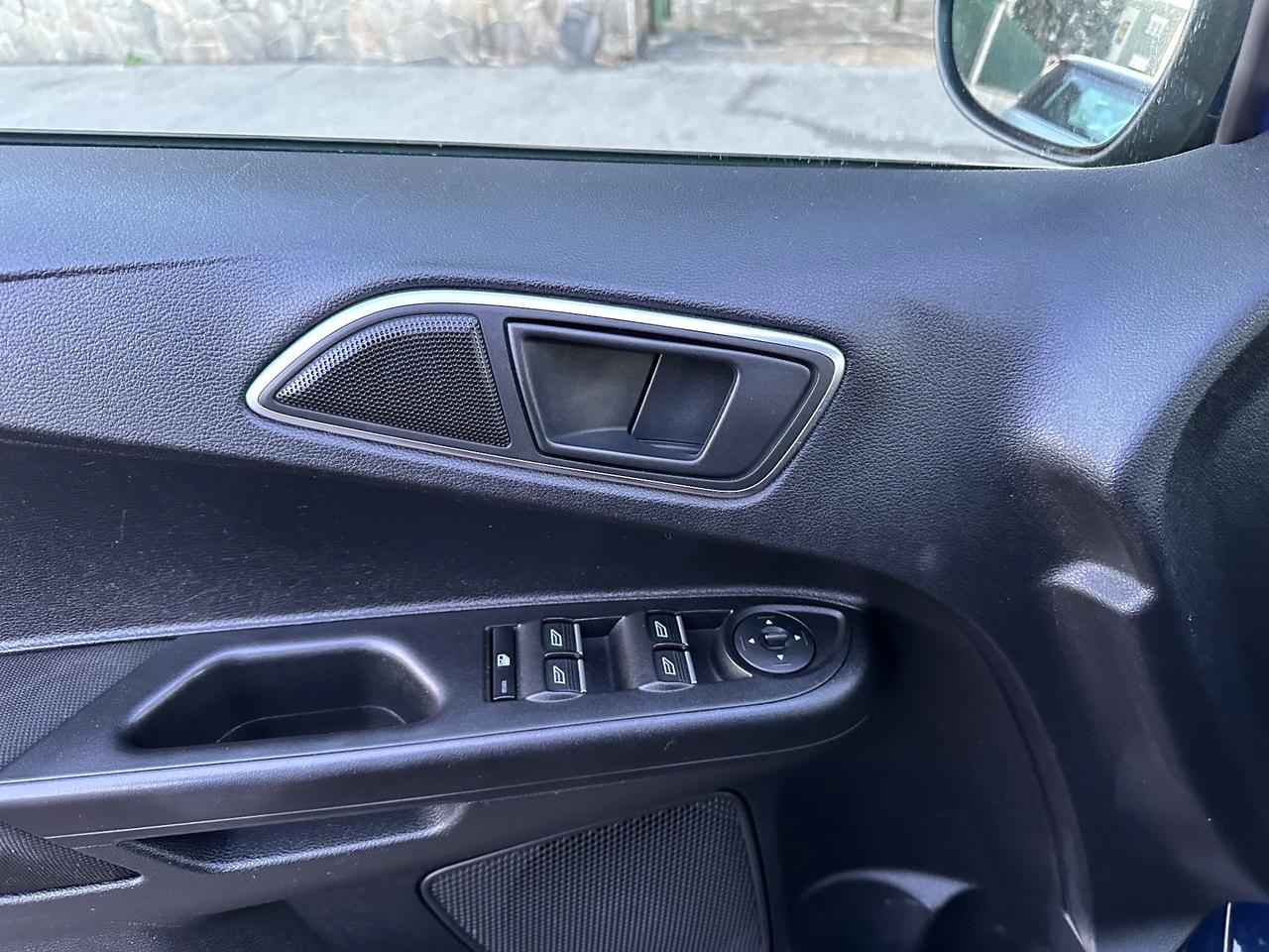 Ford B-Max 1.4 90 CV GPL della casa Titanium