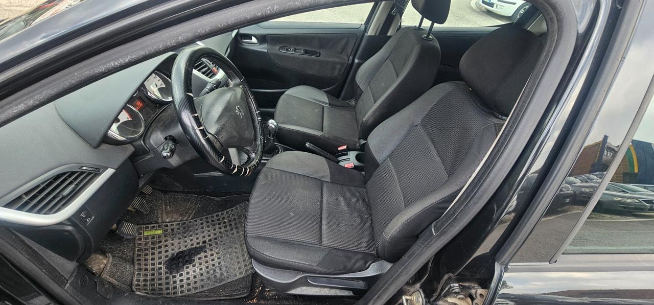 Peugeot 207 1.6 8V HDi 93CV SW Ciel Allure