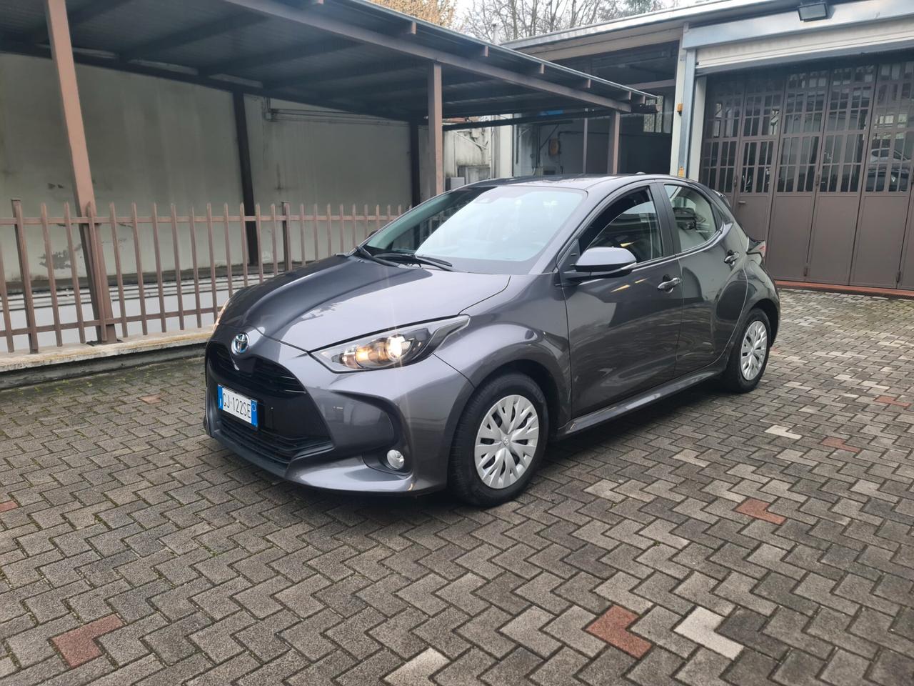 Toyota Yaris 1.5 Hybrid 5p - km reali