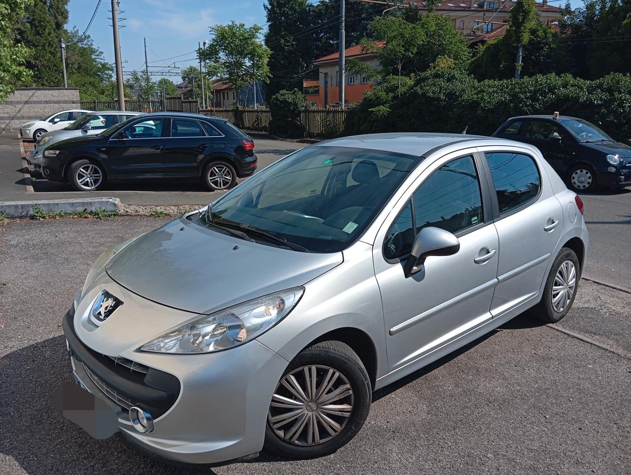 Peugeot 207 Plus 1.4 HDi 70CV 5 porte