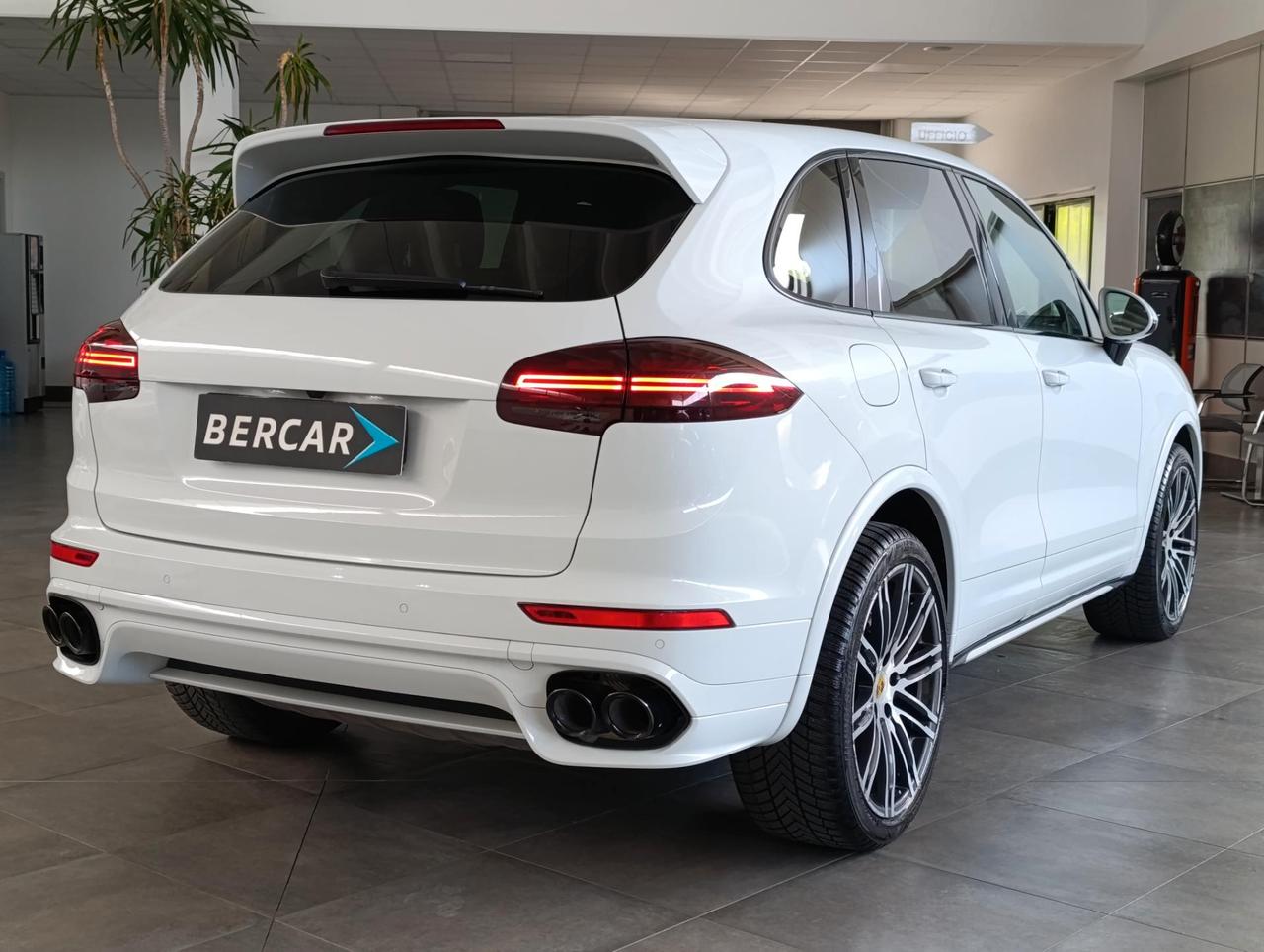 Porsche Cayenne 3.0 Platinum Edition tiptronic