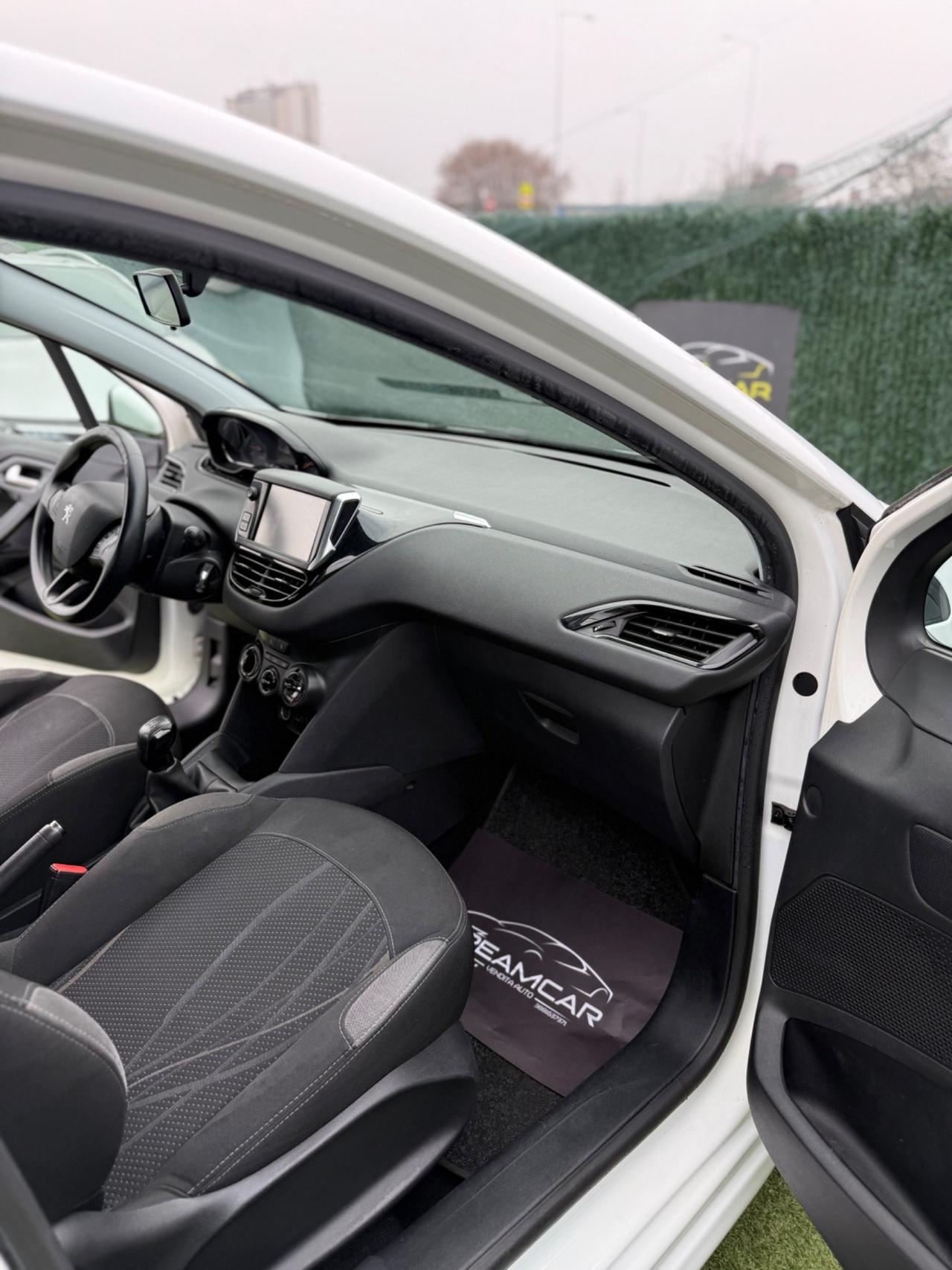 Peugeot 208 2013 1.2 BENZINA NEOPATENTATI 5 PORTE