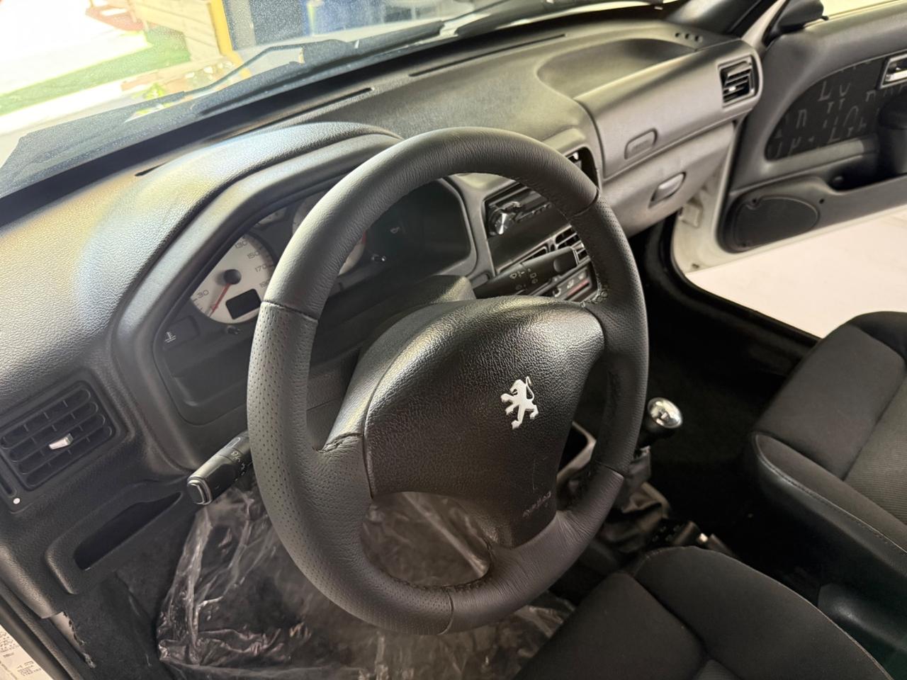 Peugeot 106 1.4i cat 3 porte Sport