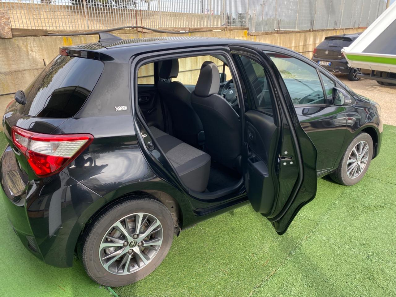 Toyota Yaris 1.0 Benzina Y20 Full Led Anno 2019