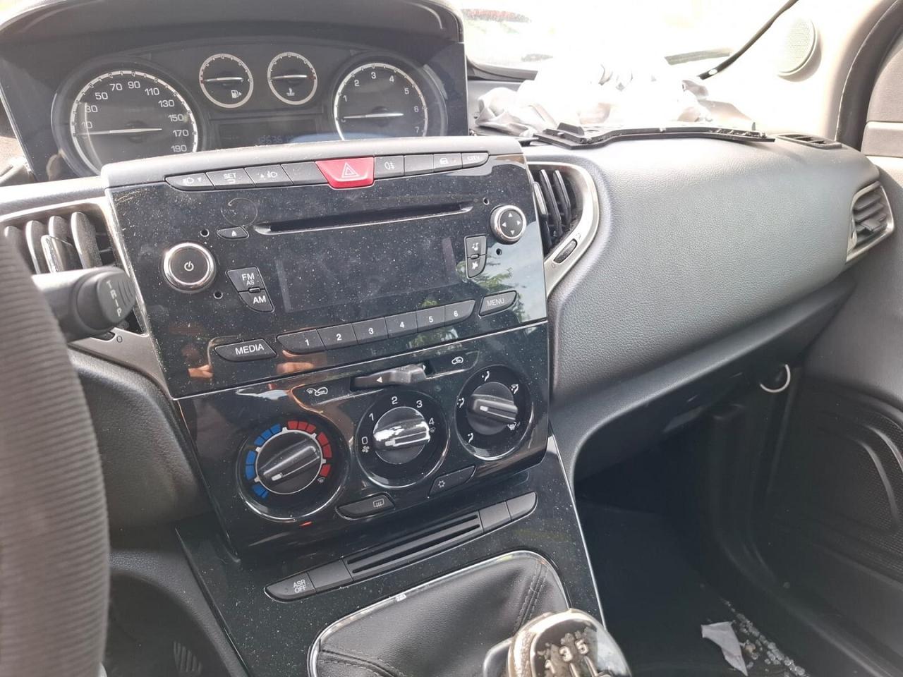 LANCIA YPSILON PLATINUM SINISTRATA MOTORE PARTE