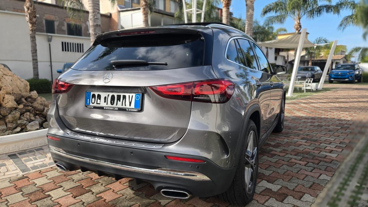 Mercedes-Benz GLA 180 d 1950 115CV Premium AMG auto Tetto Uff Italy Led USB