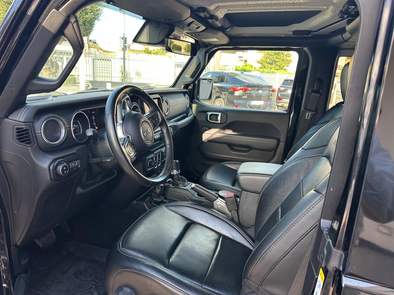 Jeep Wrangler SAHARA