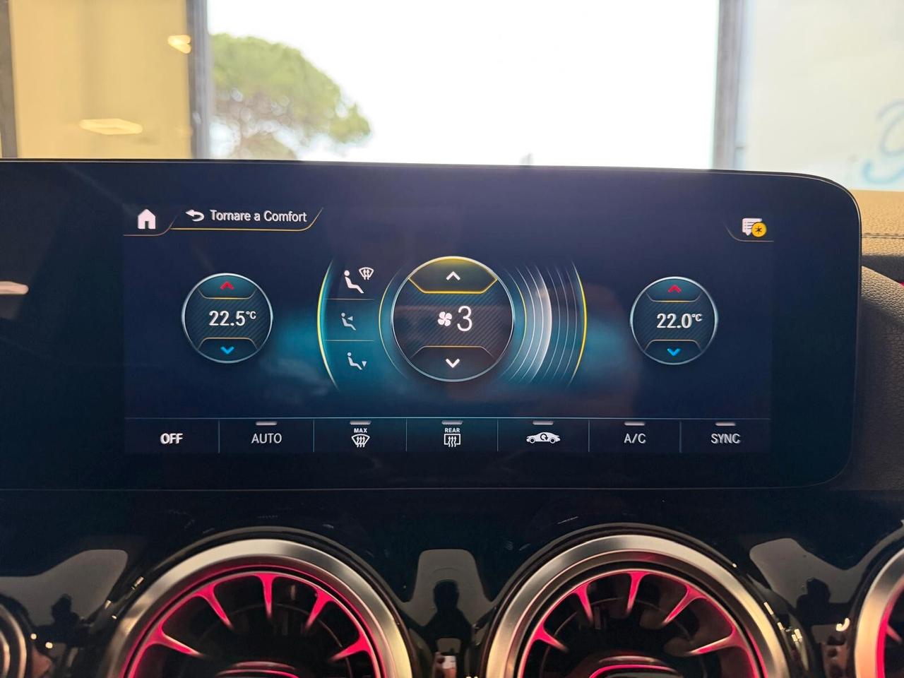 MERCEDES-BENZ GLA 220D PREMIUM 2.0 190CV 4MATIC TETTO NAVI CAM ANNO 2023