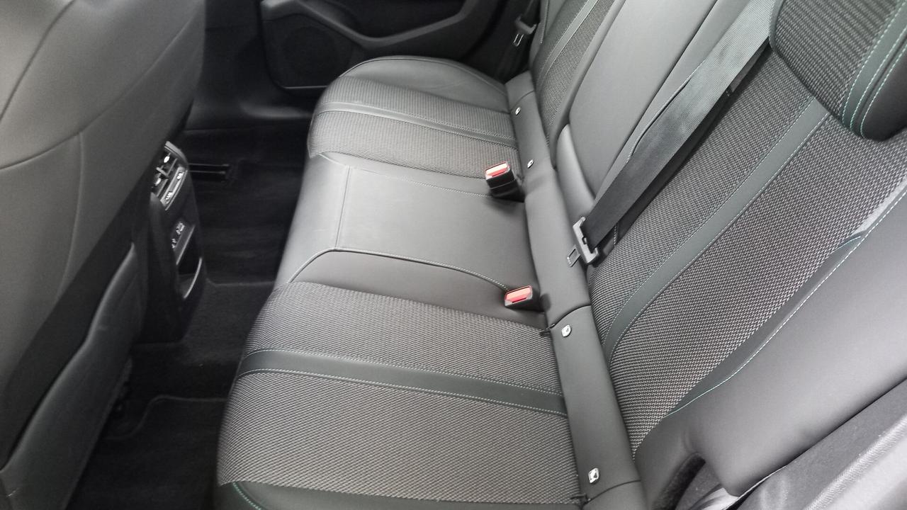 Peugeot 308 BlueHDi 130 S&S EAT8 SW Allure