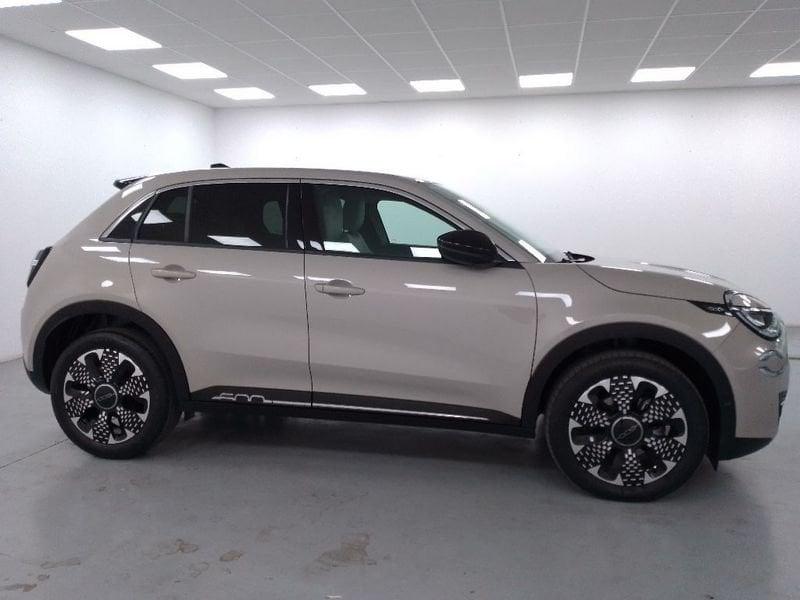 FIAT 600 1.2 hybrid La Prima 110cv auto