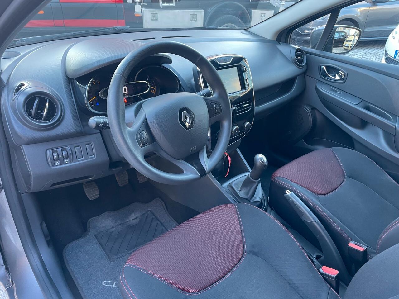 Renault Clio 1.2 75CV 5 porte Costume National +NAVI NEOPATENTATI